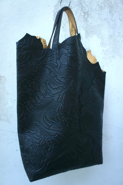 klama torby  leather tote gold inside 3